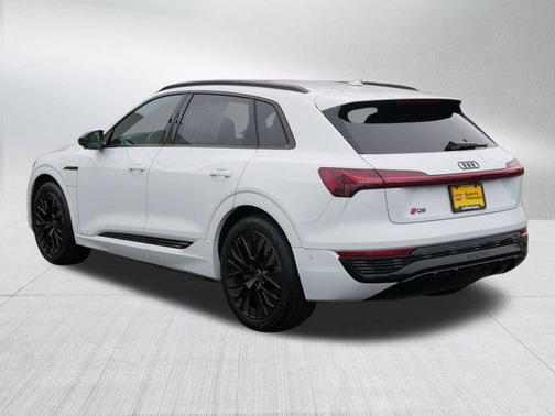 2024 Audi Q8 e-tron Prestige