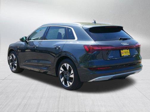 2021 Audi e-tron Premium