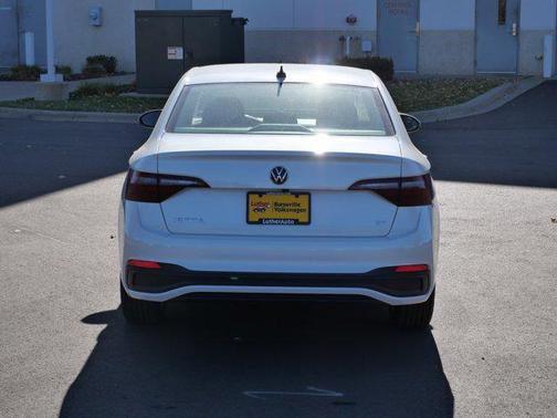 2023 Volkswagen Jetta 1.5T SE