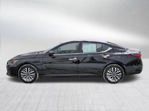 2025 Nissan Altima SV AWD