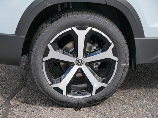 2025 Volkswagen Taos 1.5T SEL