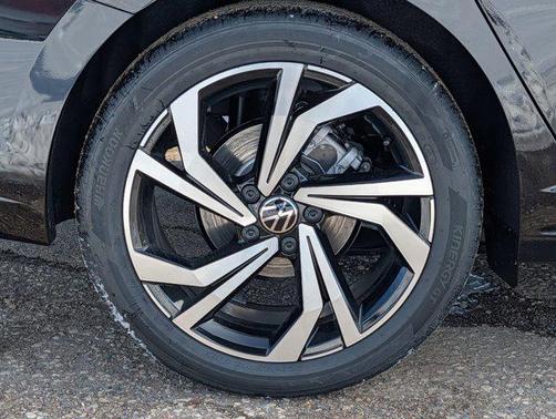 Deep Black Pearl 2026 Volkswagen Jetta 1.4T SEL