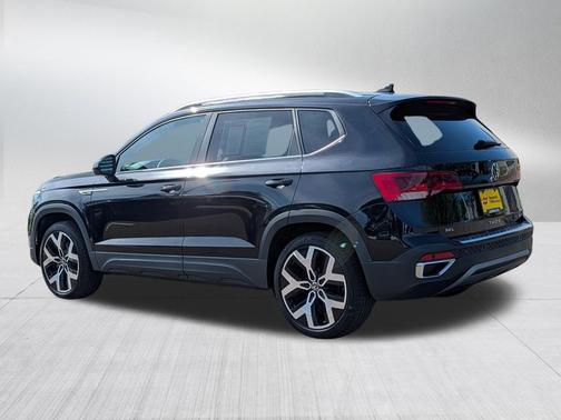 Deep Black Pearl 2023 Volkswagen Taos 1.5T SEL