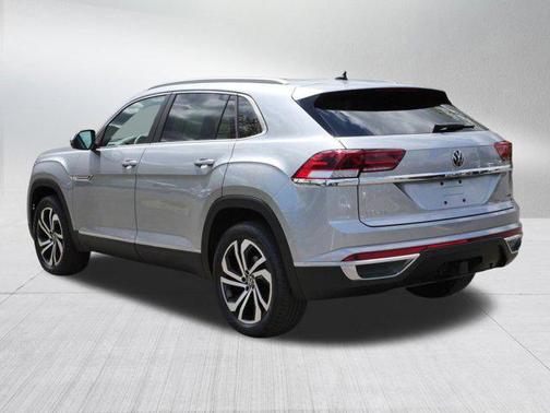 Pyrite Silver Metallic 2022 Volkswagen Atlas Cross Sport 3.6L V6 SEL
