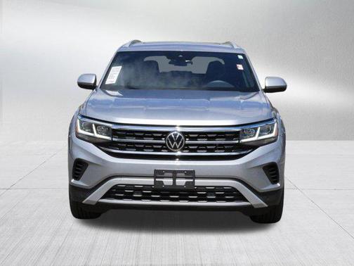 Pyrite Silver Metallic 2022 Volkswagen Atlas Cross Sport 3.6L V6 SEL