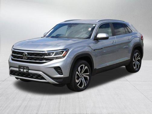 Pyrite Silver Metallic 2022 Volkswagen Atlas Cross Sport 3.6L V6 SEL