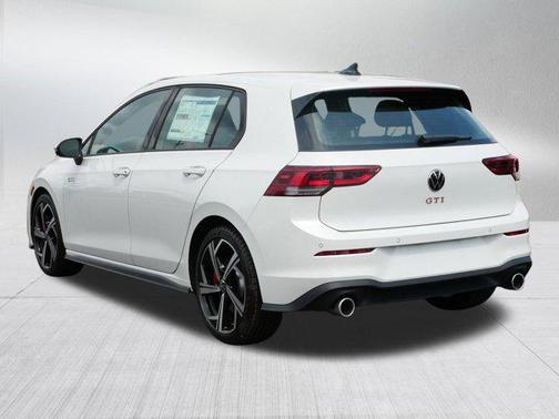 2025 Volkswagen Golf GTI 2.0T SE DSG