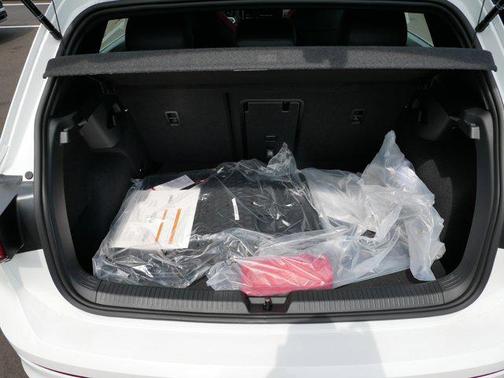 2025 Volkswagen Golf GTI 2.0T SE DSG