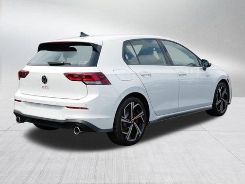 2025 Volkswagen Golf GTI 2.0T SE DSG