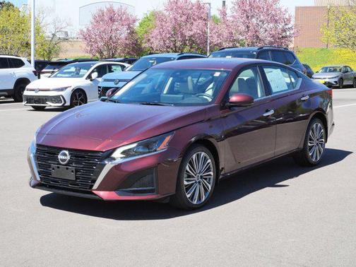 Garnet Pearl Metallic 2025 Nissan Altima SL AWD
