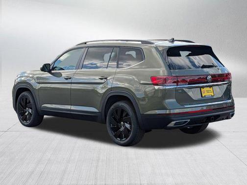 Avocado Green Pearl 2026 Volkswagen Atlas 2.0T SE w/Technology 4MOTION