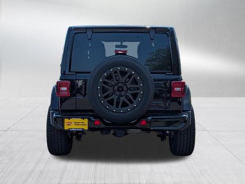 Black Clearcoat 2022 Jeep Wrangler Unlimited High Altitude 4x4