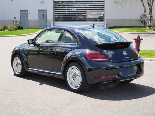 Deep Black Pearl 2017 Volkswagen Beetle 1.8T SEL