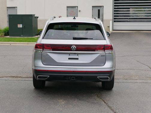 2024 Volkswagen Atlas 2.0T SE w/Technology 4MOTION