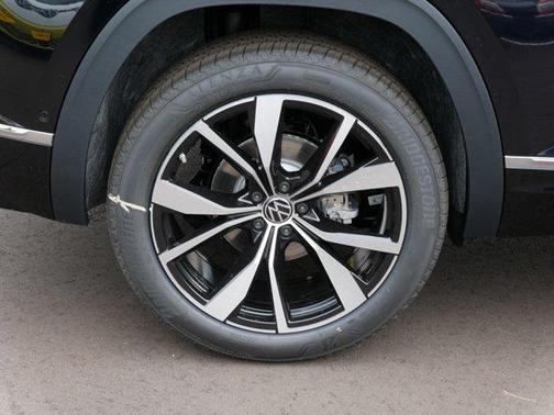 2025 Volkswagen Atlas Cross Sport 2.0T SEL Premium