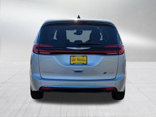 Silver Mist Clearcoat 2023 Chrysler Pacifica Hybrid Touring L