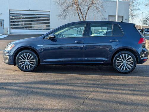2016 Volkswagen e-Golf SE