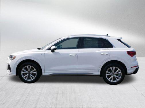 2024 Audi Q3 Premium 45 TFSI S line quattro Tiptronic