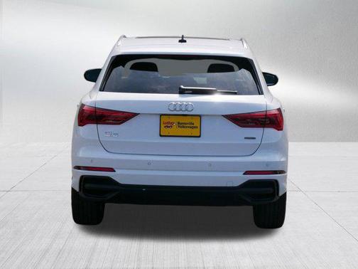 2024 Audi Q3 Premium 45 TFSI S line quattro Tiptronic