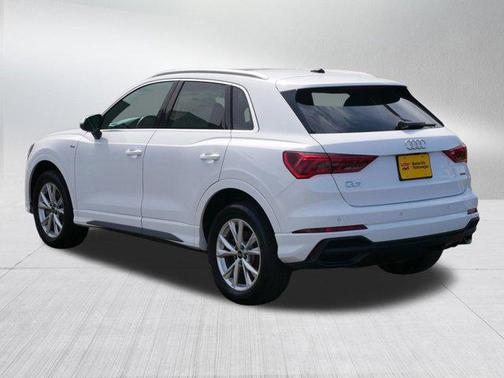 2024 Audi Q3 Premium 45 TFSI S line quattro Tiptronic