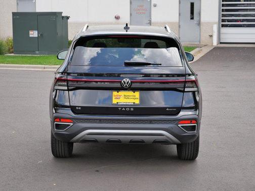 2025 Volkswagen Taos 1.5T SE