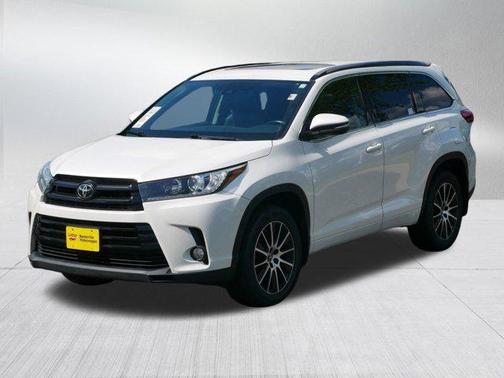 2017 Toyota Highlander SE