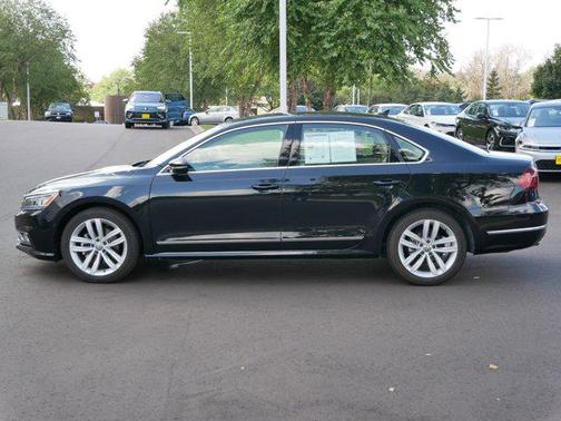 2018 Volkswagen Passat 2.0T SEL Premium