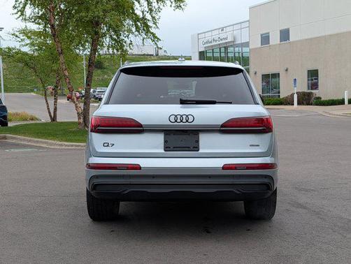 Satellite Silver Metallic 2023 Audi Q7 55 Premium Plus