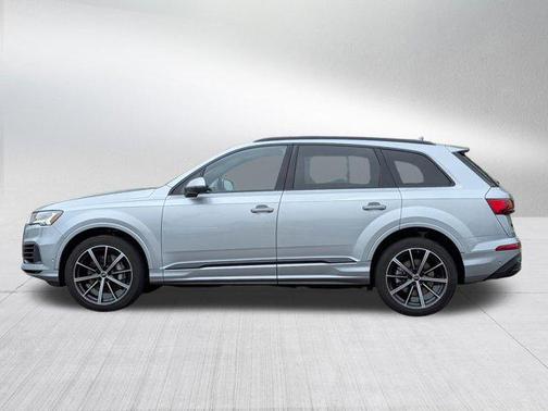 Satellite Silver Metallic 2023 Audi Q7 55 Premium Plus