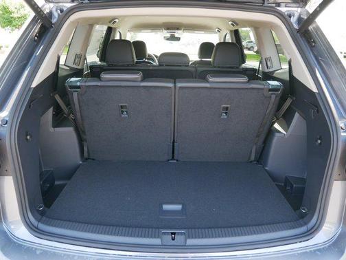 2025 Volkswagen Atlas 2.0T SE w/Technology 4MOTION