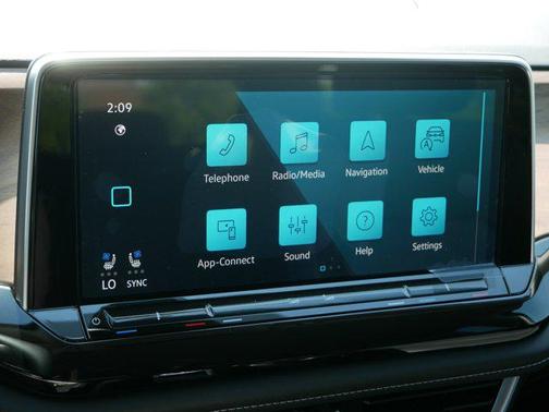 2025 Volkswagen Atlas 2.0T SE w/Technology 4MOTION
