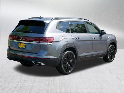 2025 Volkswagen Atlas 2.0T SE w/Technology 4MOTION