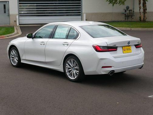 2024 BMW 330 i xDrive