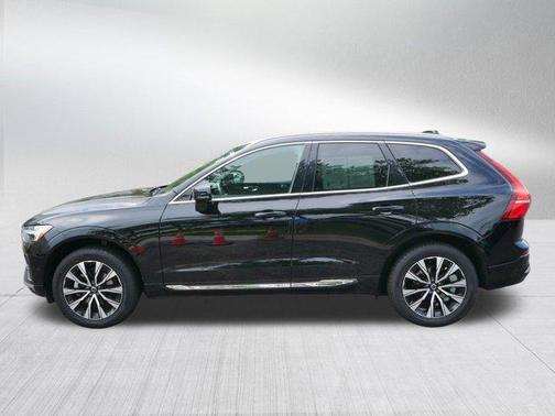 2023 Volvo XC60 B5 Plus Bright Theme
