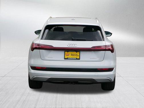 2021 Audi e-tron Premium