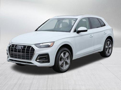 2023 Audi Q5 40 Premium Plus
