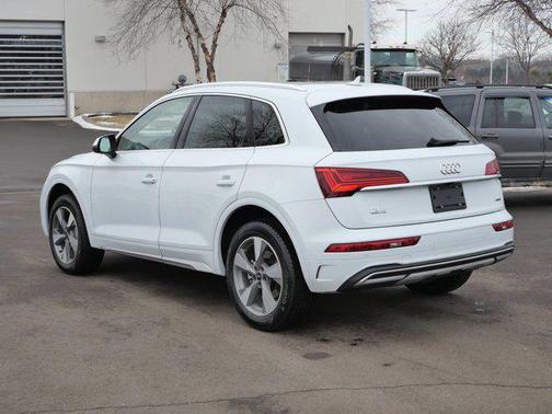 2023 Audi Q5 40 Premium Plus