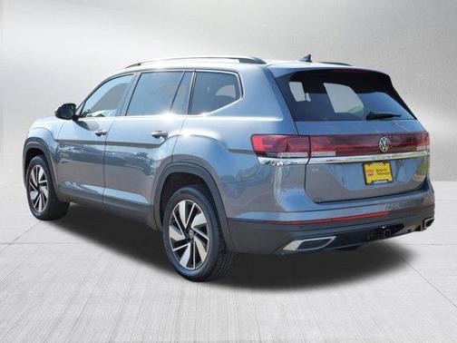 Platinum Gray Metallic 2024 Volkswagen Atlas 2.0T SE w/Technology 4MOTION