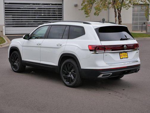 2024 Volkswagen Atlas 2.0T SE w/Technology 4MOTION