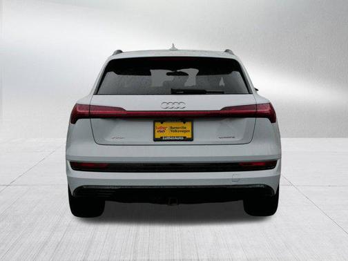 2021 Audi e-tron Premium Plus