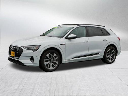 2021 Audi e-tron Premium Plus
