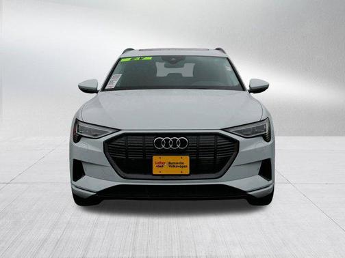 2021 Audi e-tron Premium Plus