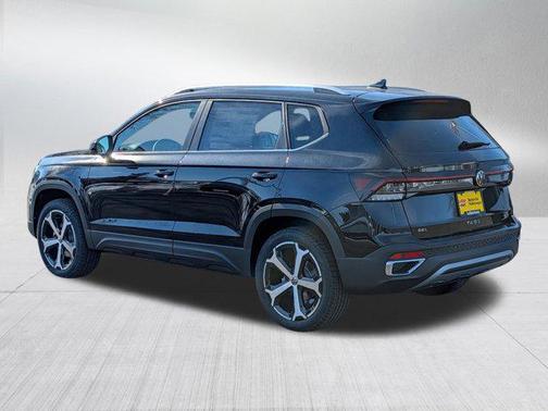 Deep Black Pearl 2026 Volkswagen Taos SEL