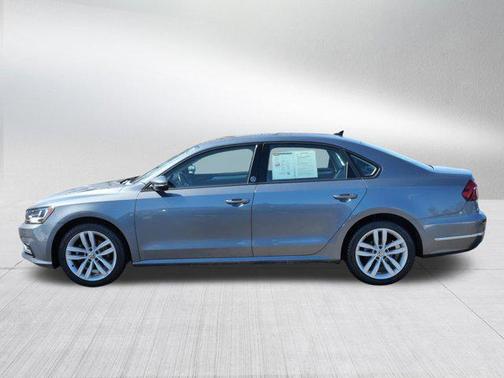 2019 Volkswagen Passat 2.0T Wolfsburg Edition