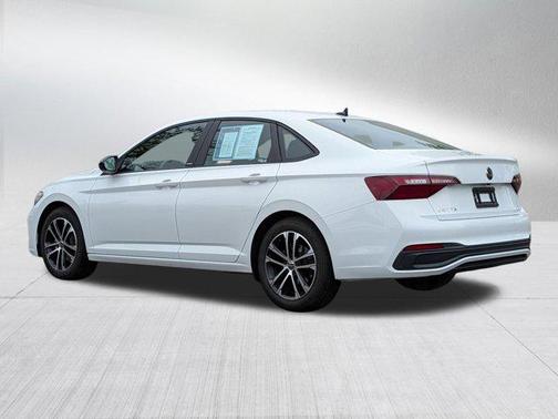 Pure White 2023 Volkswagen Jetta 1.5T Sport
