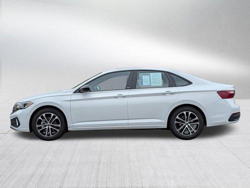 Pure White 2023 Volkswagen Jetta 1.5T Sport