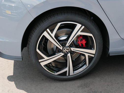 2025 Volkswagen Golf GTI 2.0T SE DSG