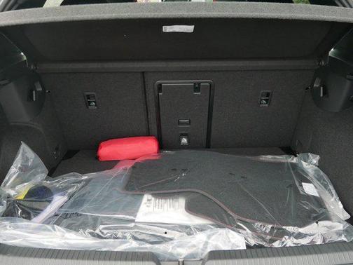 2025 Volkswagen Golf GTI 2.0T SE DSG