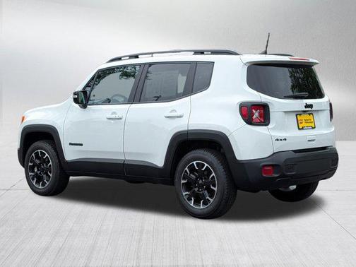 Alpine White Clearcoat 2023 Jeep Renegade Upland