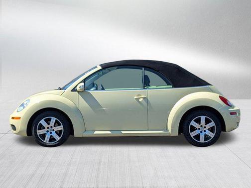 Yellow 2006 Volkswagen New Beetle 2.5